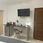 מלון Kourkoumelata