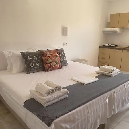 Kourkoumelata Hotell 2*