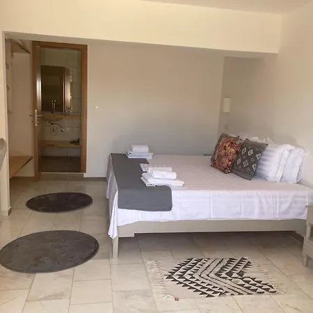 Hotell Kourkoumelata 2*