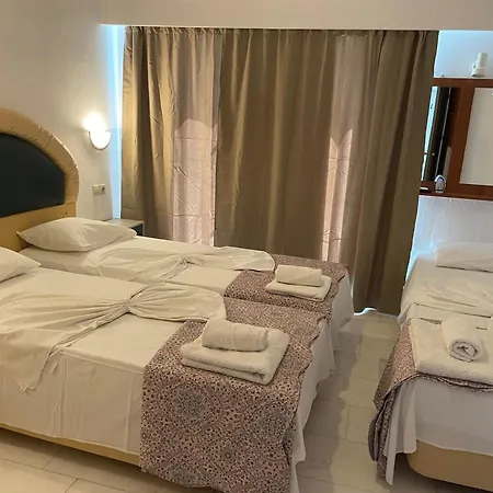 Kourkoumelata 2* Argostoli (Kefalonia)