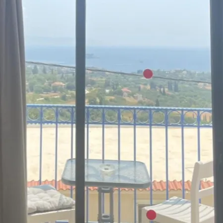 מלון Kourkoumelata 2*